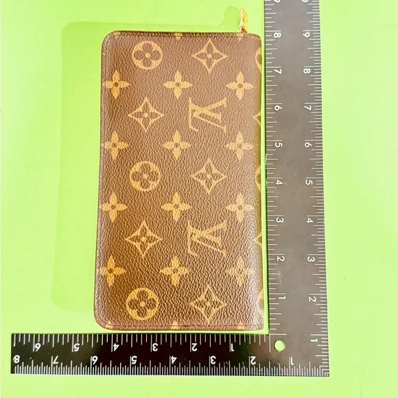 Louis Vuitton Monogram Zipper round Mid size wallet - Picture 2 of 15